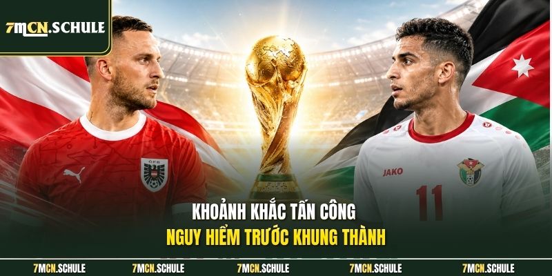 Khoảnh khắc tấn công nguy hiểm trước khung thành